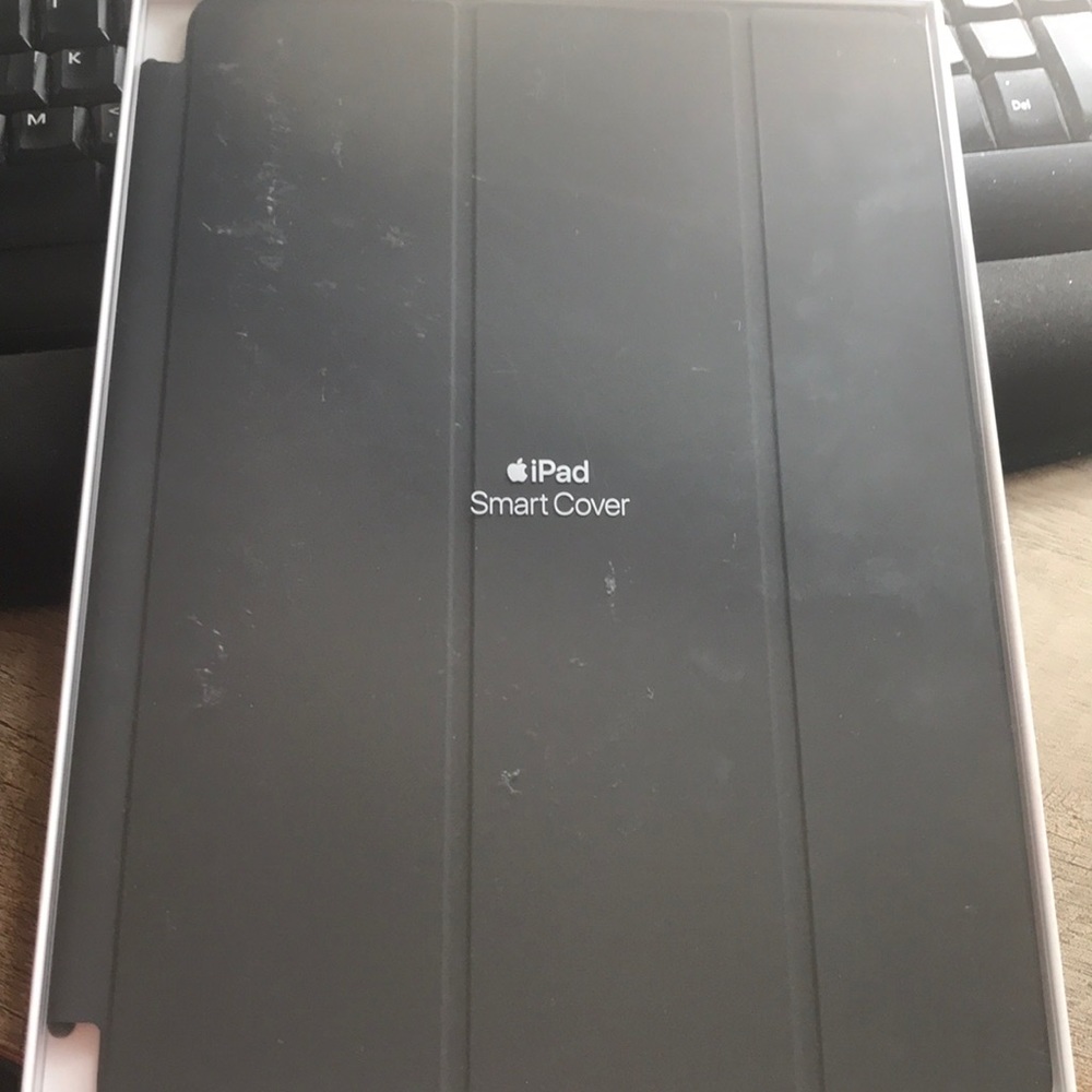 IPad Smart Cover. NWT